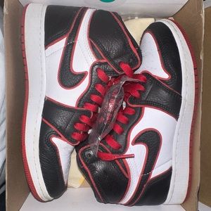 Air Jordan retro 1 highs bloodline in perfect condition